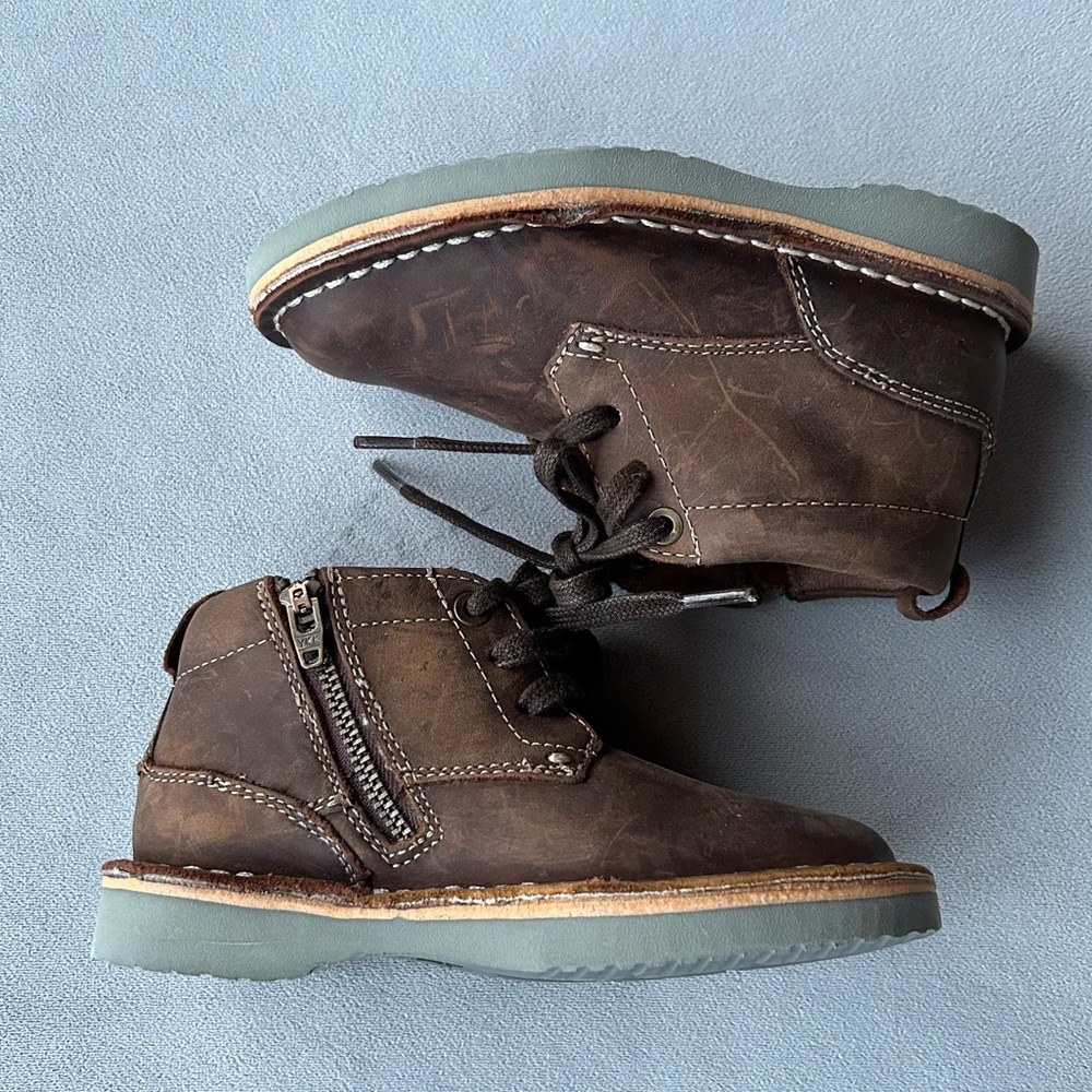 Florsheim ~ Chukka Boot with Side Zipper ~ Toddler Boys Size 10